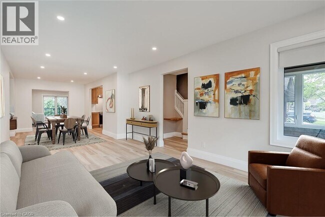 Photo - 1222 King St W