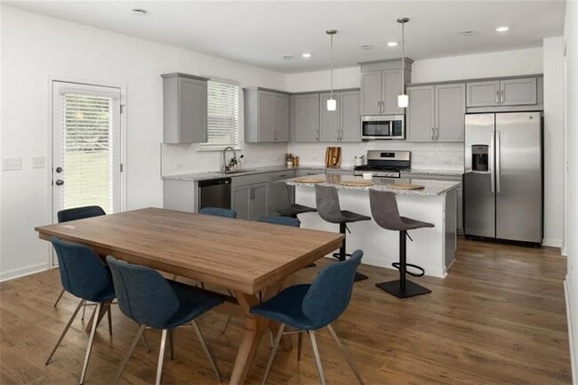 Photo - 1610 Wellston Dr