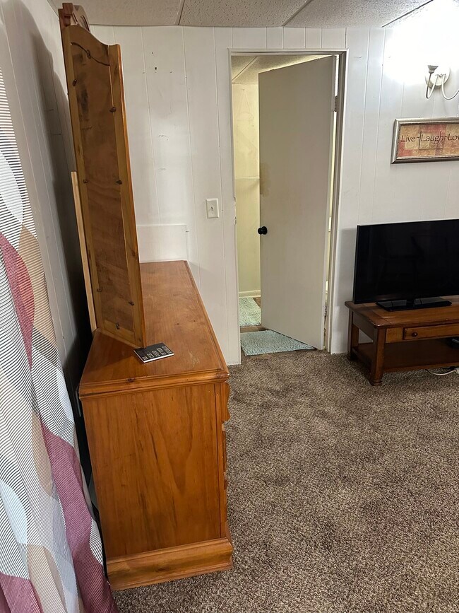 Photo - 128 Scotts Dr Unit Studio