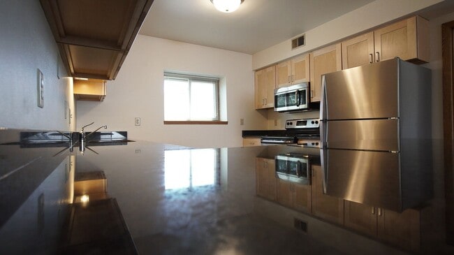 Photo - 415 N Henry St