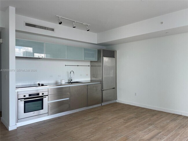 Photo - 1040 Biscayne Blvd Unidad 1105