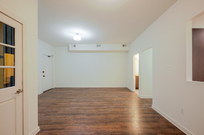 Photo - 650 D St SE Unit 2