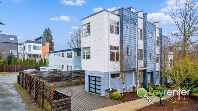 Building Photo - Comfort and Character Meet in This Seattle Retreat