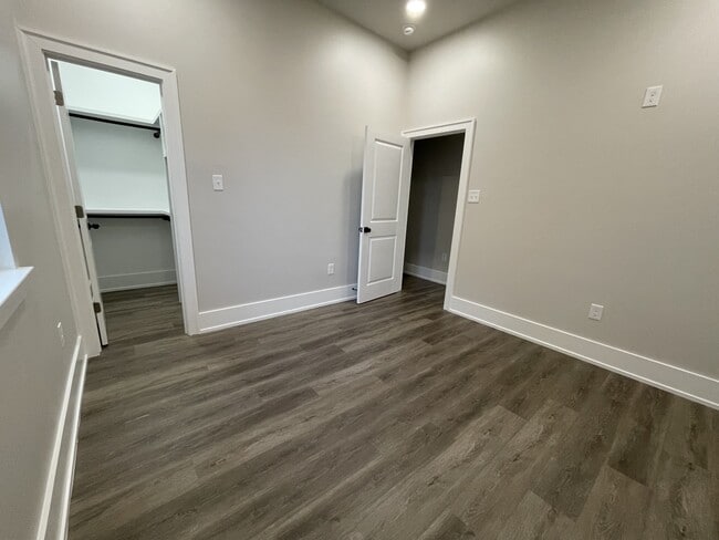 Photo - 1335 Angela St Unidad 1335