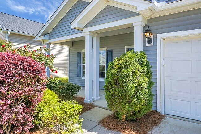 Photo - Comfortable Living, 4 BR 2.5 BA Home, Two Car Garage