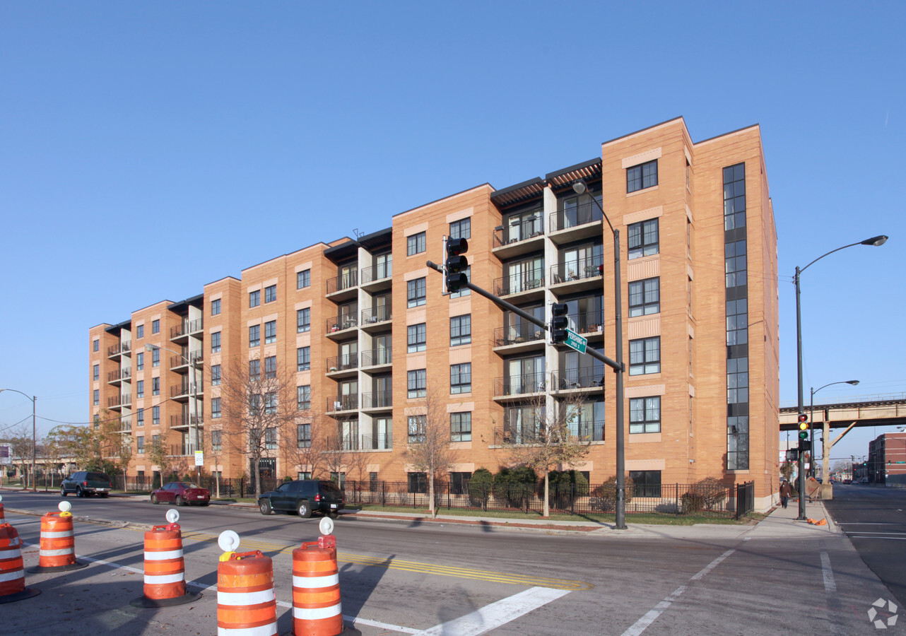 Photo - The Pershing Apartments