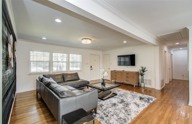 Photo - 5329 Pagewood Ln