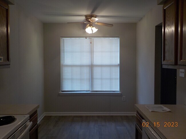 Photo - 111 Cobble Creek Curv