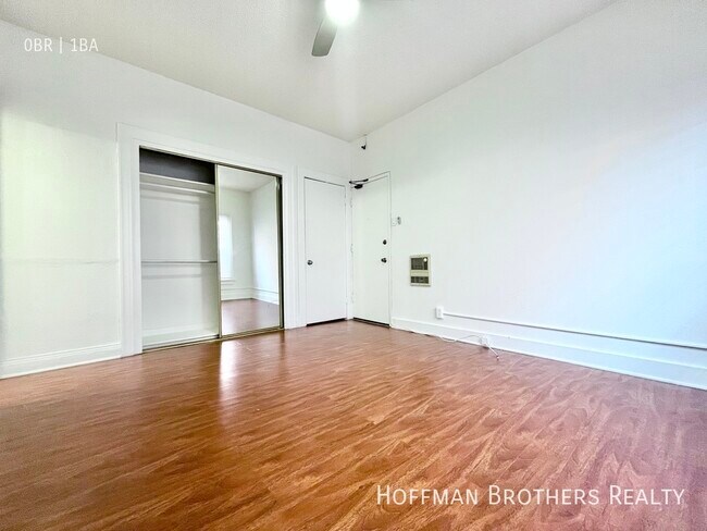 Photo - 1739 N Gramercy Pl Unidad 210