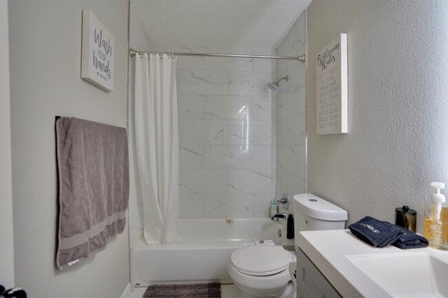 Photo - 4010 Oak Terrace Ct