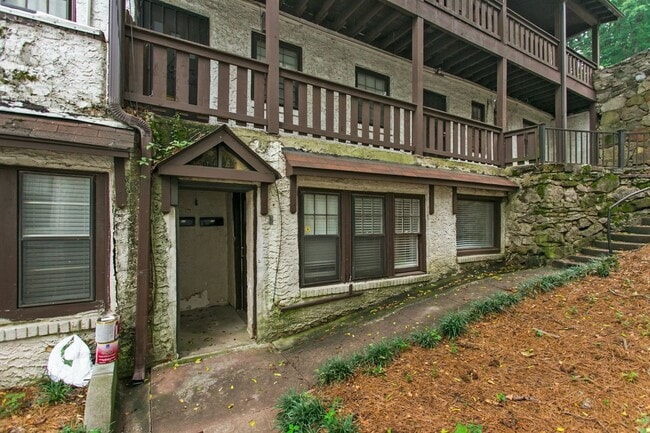 Photo - Manor Village