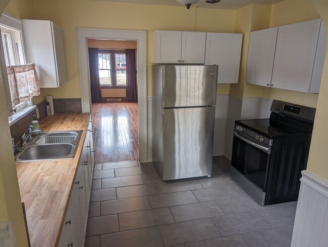 Photo - Cozy, Pet Friendly Northside Home