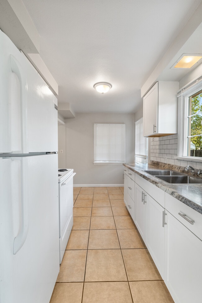 19443 Hill St Unit 2