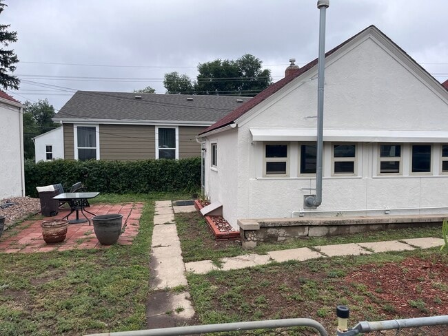 Building Photo - 1824 E San Rafael St Rental