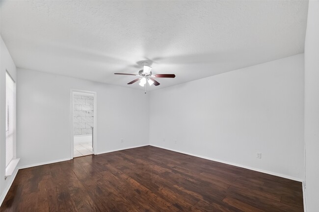 Building Photo - 1122 Woodbridge Ave