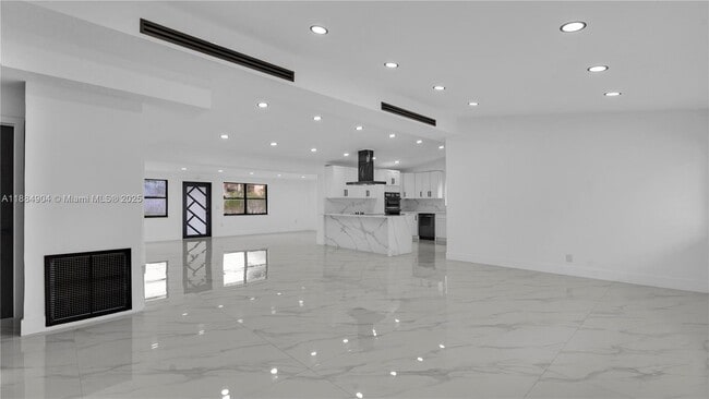 Photo - 2413 Gulfstream Ln