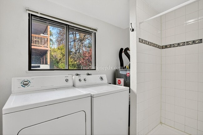 Photo - Bright Home with Stunning Mountain Skyline Setting!