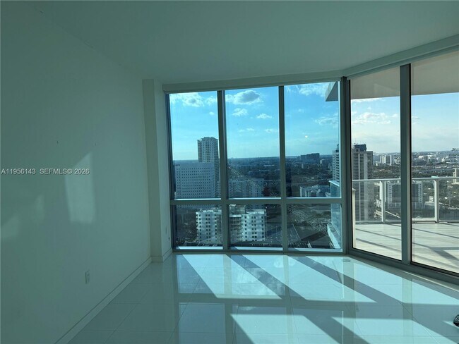 Photo - 851 NE 1st Ave Unidad 2406