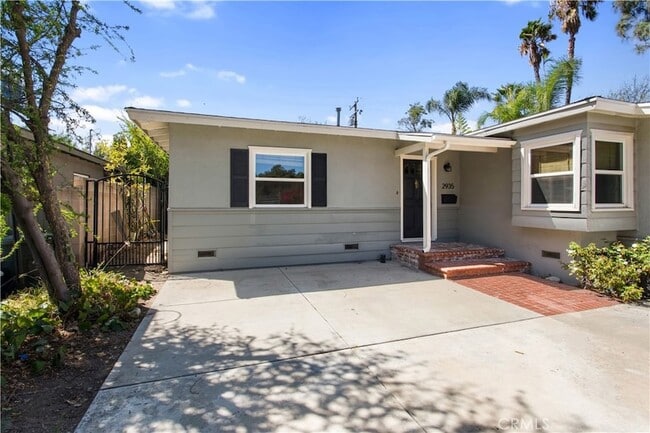 2935 Rhodelia Ave