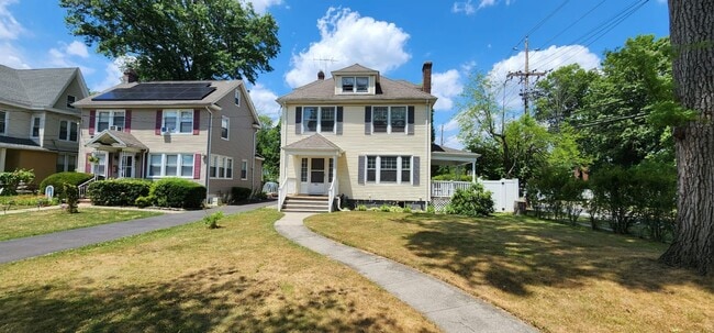 Photo - 202 W 4th Ave