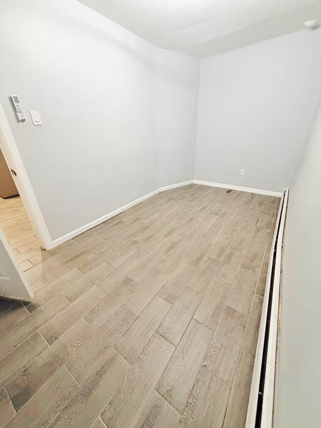 Building Photo - 1456 44th St Unit 1
