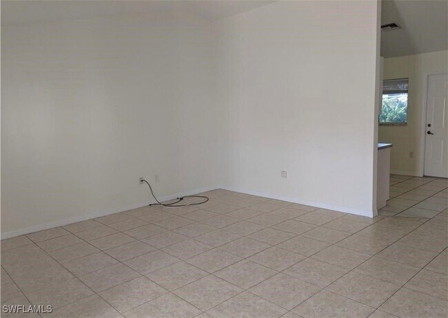 Photo - 2806-2804 Hawalaska St