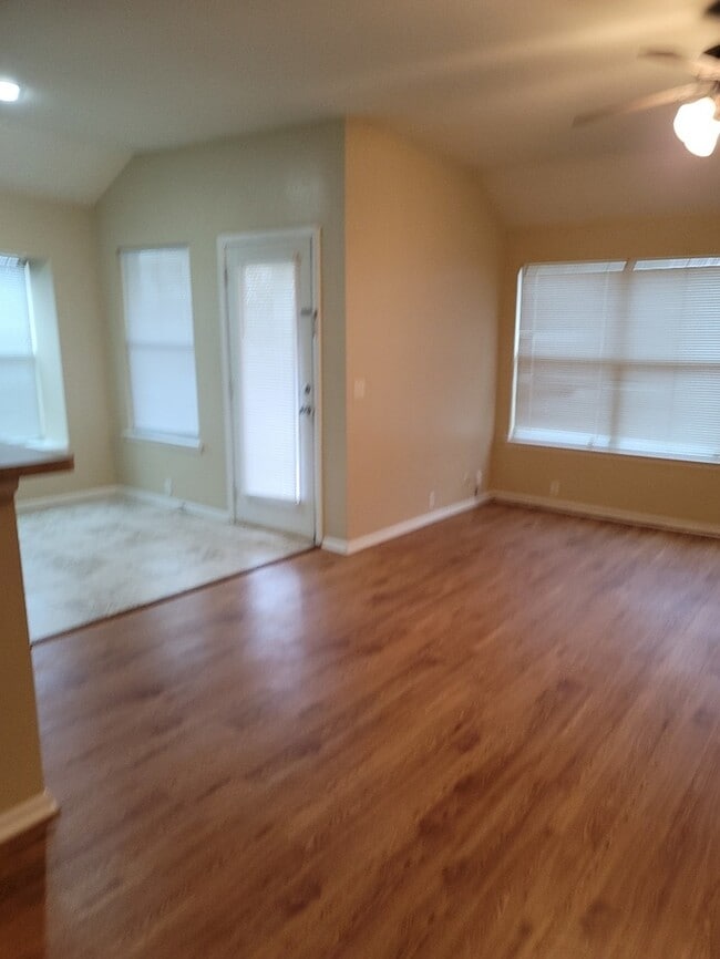 Photo - MANSFIELD ISD- ARLINGTON 3/2/2 IN LA FRONTERA