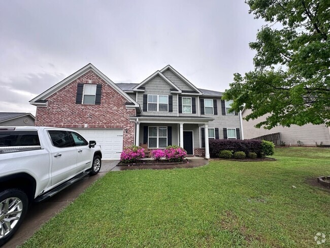 Building Photo - Welcome to this spacious 6 bedroom, 4 bath... Rental