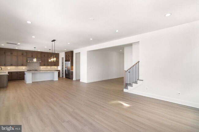 Photo - 853 N Manchester St