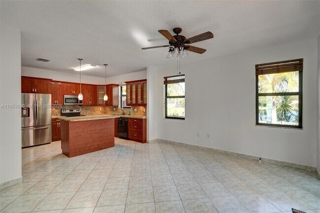 Photo - 9053 SW 214th St