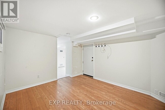 Photo - 402 Woodfield Rd.