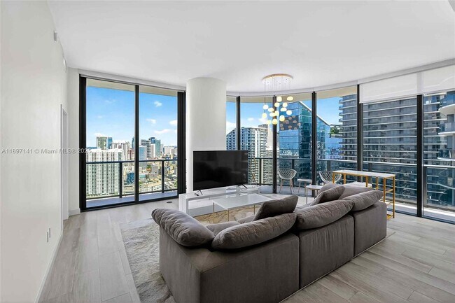 Photo - 55 SW 9th St Unidad 4301