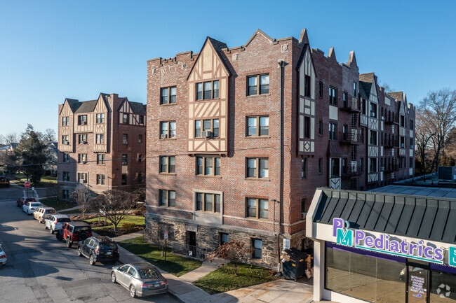 Photo - Evelyn Court Apartment