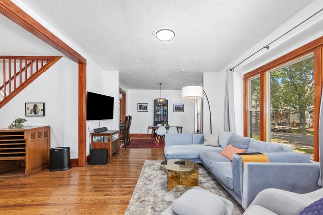 Photo - 1355 Bemis St SE