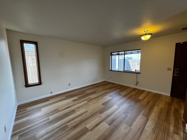 Photo - Charming 3 Bedroom 2 Bath home located in Humboldt Hill!