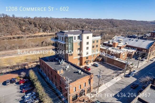 Photo - 1208 Commerce St