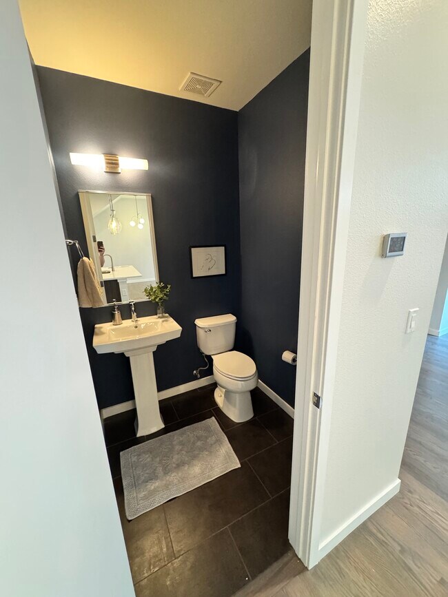 Photo - 3632 Navajo St