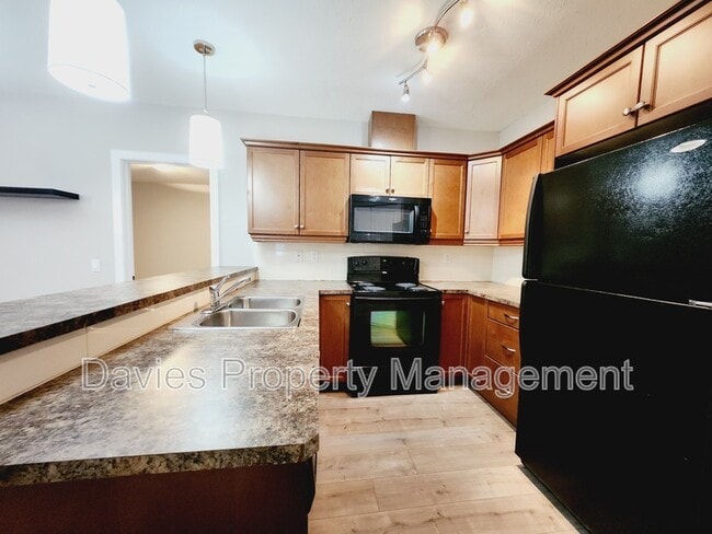 Photo - 2565 Hanna Crescent NW