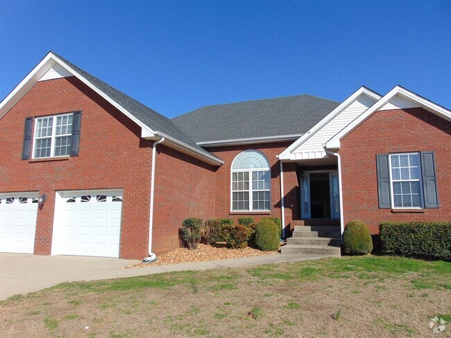 Building Photo - 3 Bedroom 2 Bathroom Home!