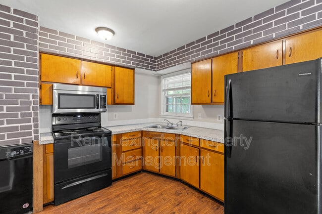 Photo - 3560 Lansdowne Dr