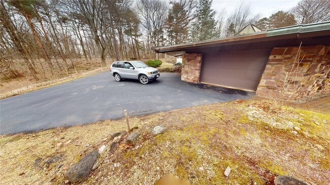 Photo - 200 Steele Rd