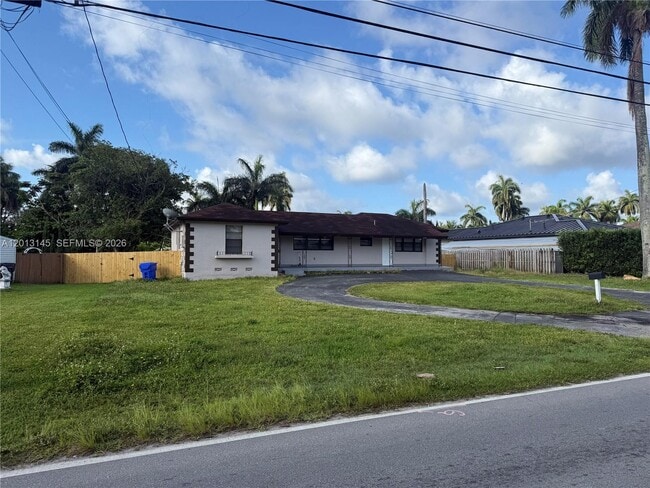 Photo - 2830 Johnson St