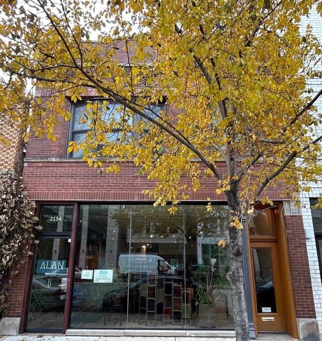 Building Photo - 2134 N Damen Ave Unit 2