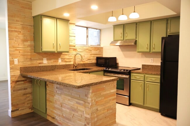 Building Photo - 265 E Hill Ave Unit Hill Ave #6 Rental