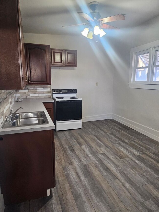 Photo - 2 bed apartment with a private back porch