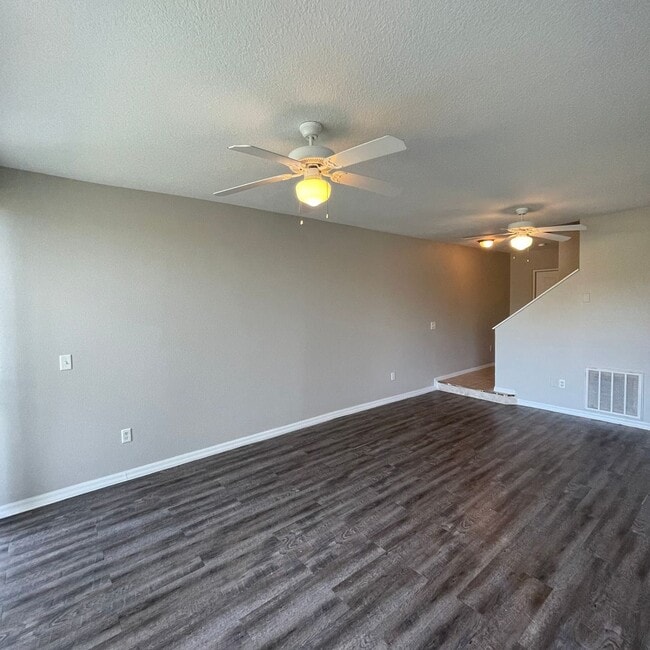621 Washington Palm Loop Unidad Main Unit