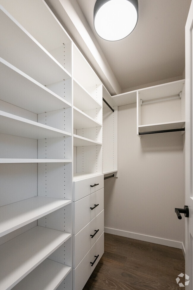 3BD, 2BA, casa adosada - Beacon Hill Townhomes