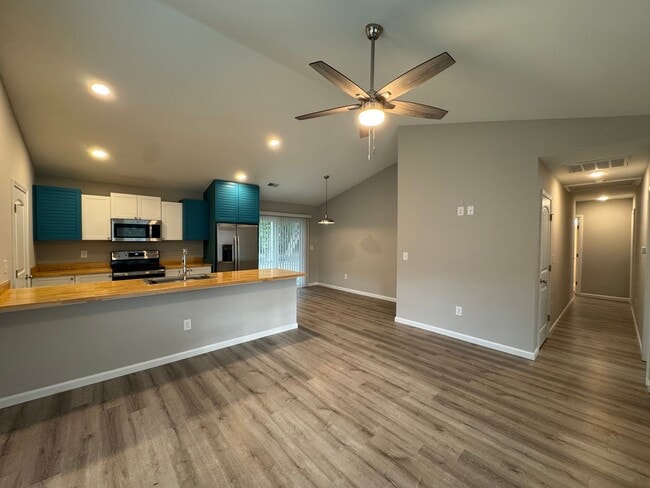 Photo - Conway - 3 Bedroom / 2 Bathroom Home