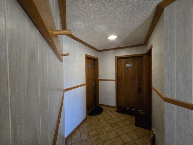 Photo - Pinonwood Studio- Month to Month