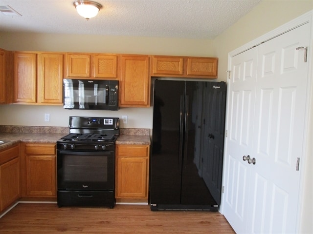 Photo - 2921 Knoll View Pl